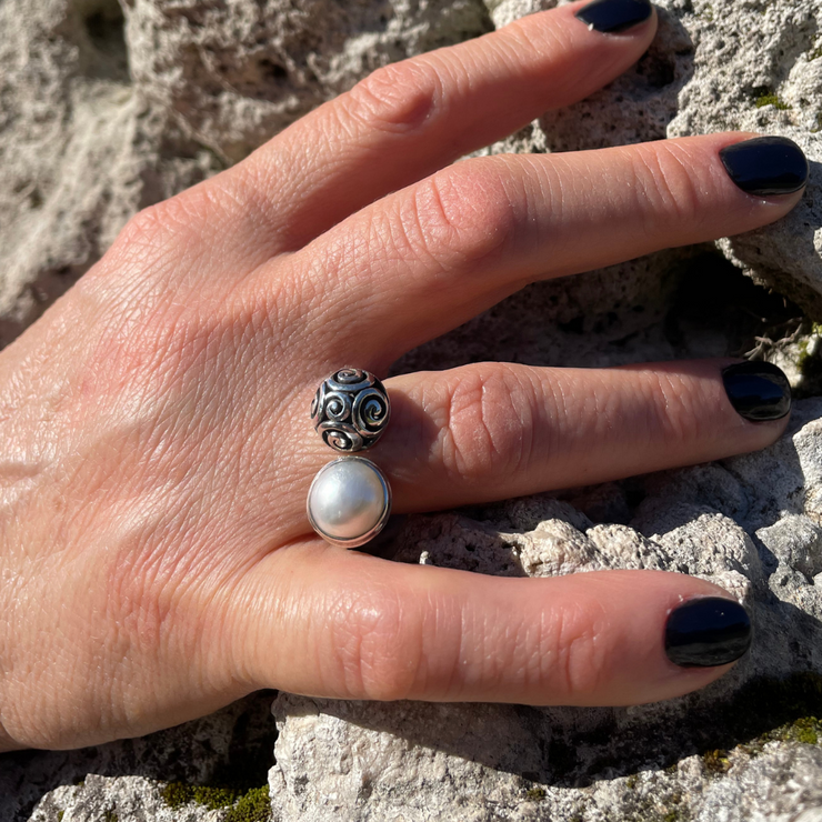 anello perla bianca  roma etnico myka gioielli chiara ferragni gioielli artigianali gioielli fatti a mano negozio di gioielli a roma gioielleria a roma