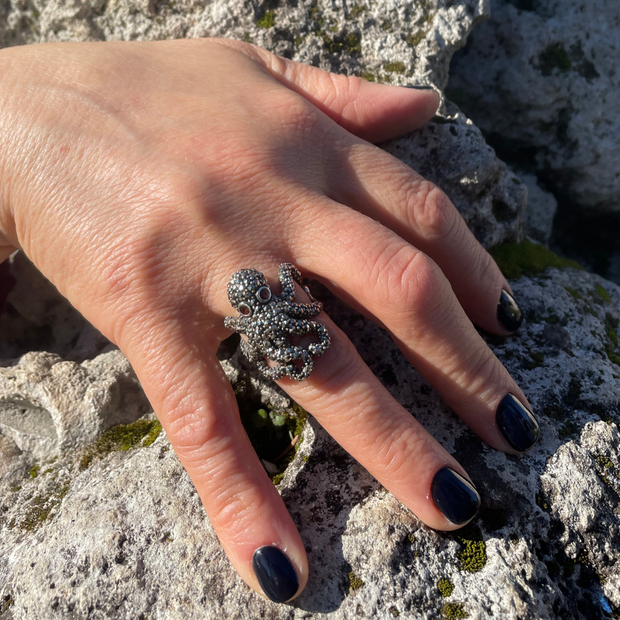 anello animali polipo rubino roma etnico myka gioielli chiara ferragni gioielli artigianali gioielli fatti a mano negozio di gioielli a roma gioielleria a roma.