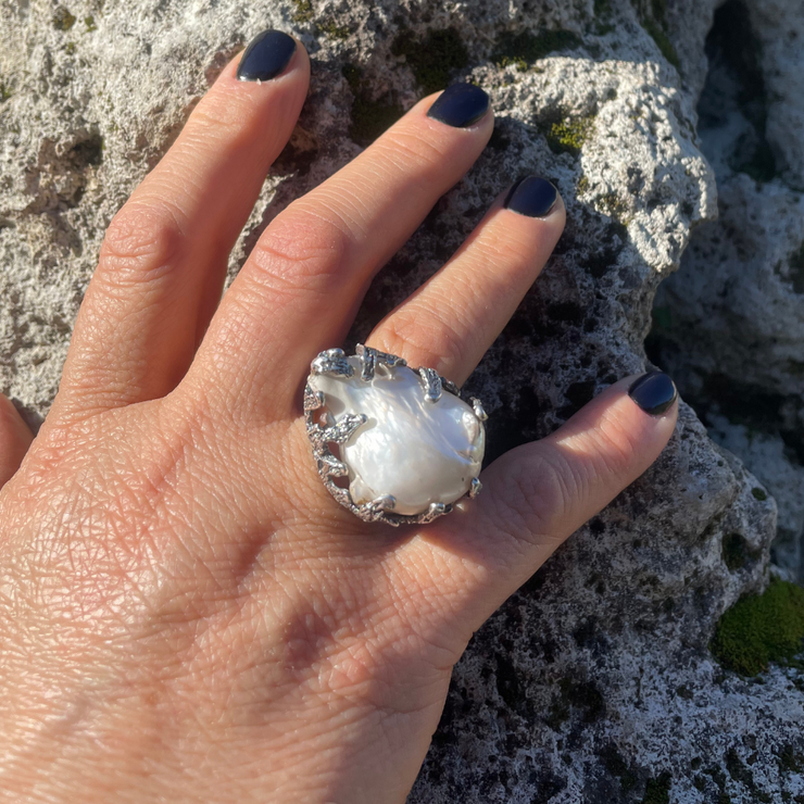 Anello con pietra hot sale di corallo